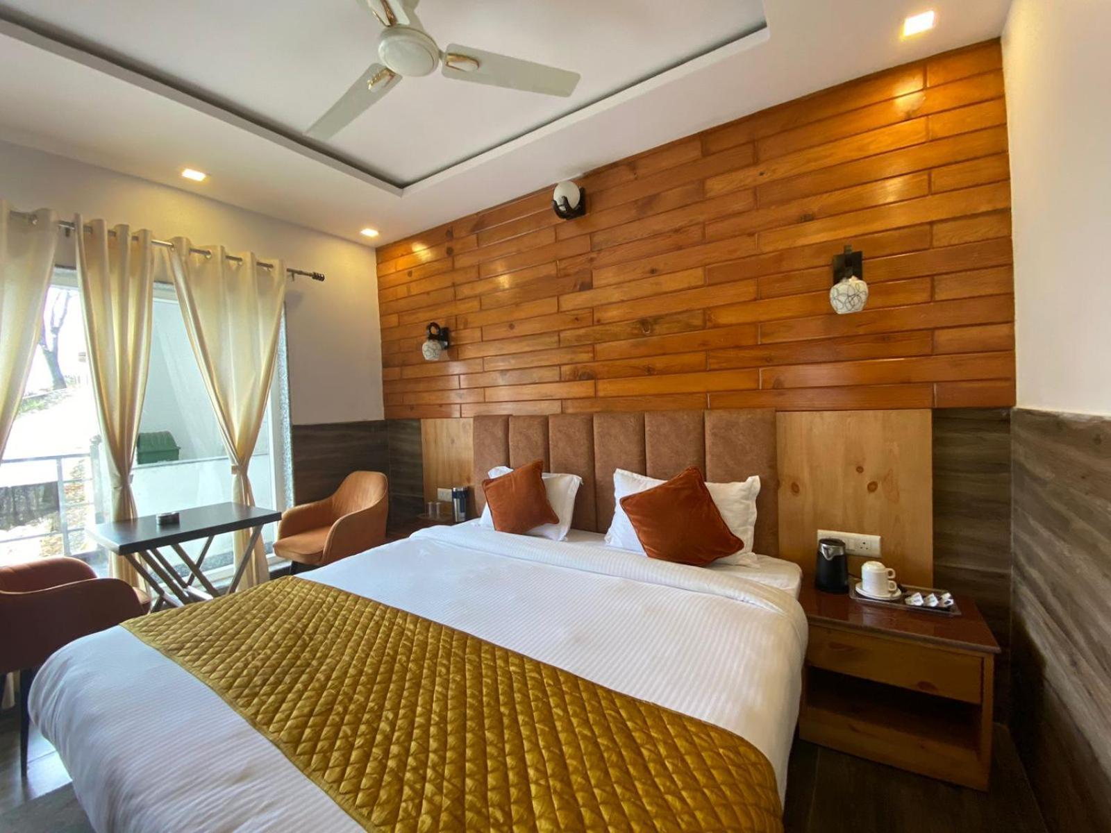 The Aesthetic Hotel & Restaurant Bhimtal Exterior photo