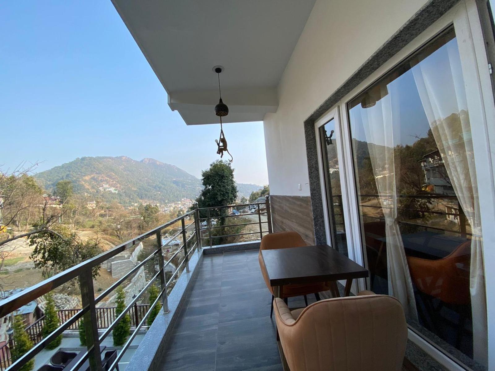 The Aesthetic Hotel & Restaurant Bhimtal Exterior photo